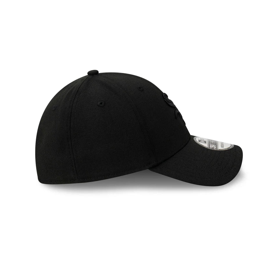 .New Era 3930 CHICAGO WHITE SOX FITTED - BLACK/BLACK - (14470452) - F