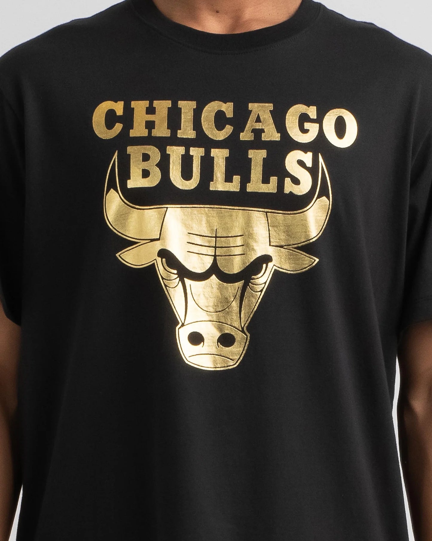 .Mitchell & Ness Mens Chicago Bulls GOLD/BLACK Retro Repeat Tee- (7K2M1FETQ-BUL) - TS19