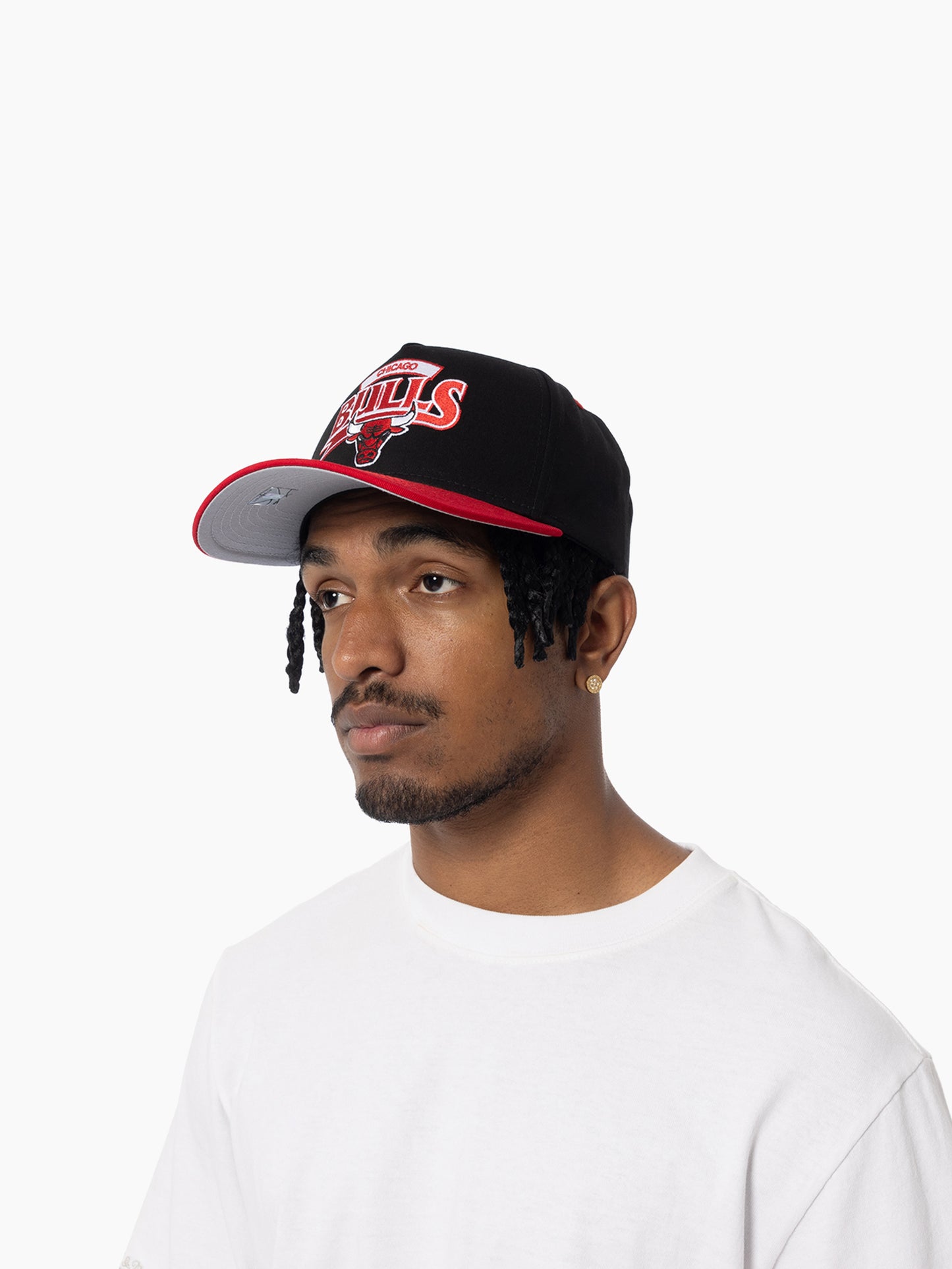 .MITCHELL & NESS CHICAGO BULLS PRO PINCH FIT SNAPBACK - BLACK/RED - (MNCG24098) - F