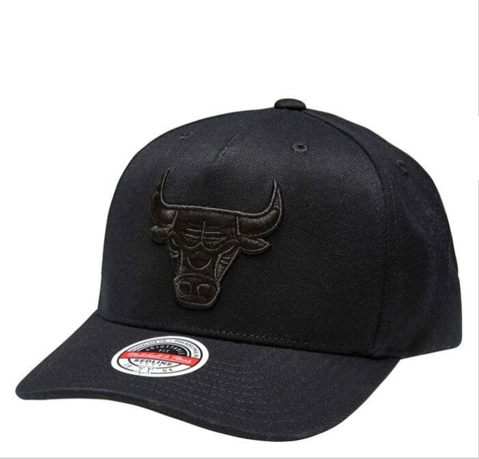 .MITCHELL & NESS BULLS TM LOGO REDLINE SNAPBACK BLACK MONO - (MNCG20105) - MNB6
