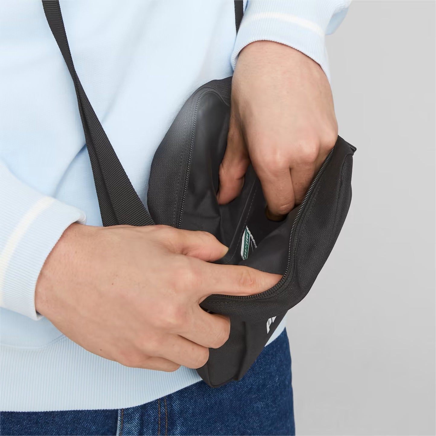 - Puma Classic Archive Compact Printed Portable Pouch Black - (079982 01) - F