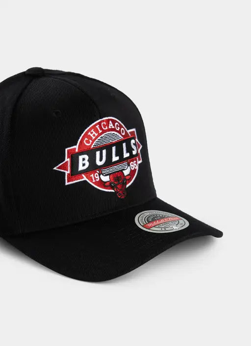 Mitchell & Ness NBA Chicago Bulls Point Guard Crown Snapback Cap BLACK/RED - (MNCG23013) - MNB2 - F