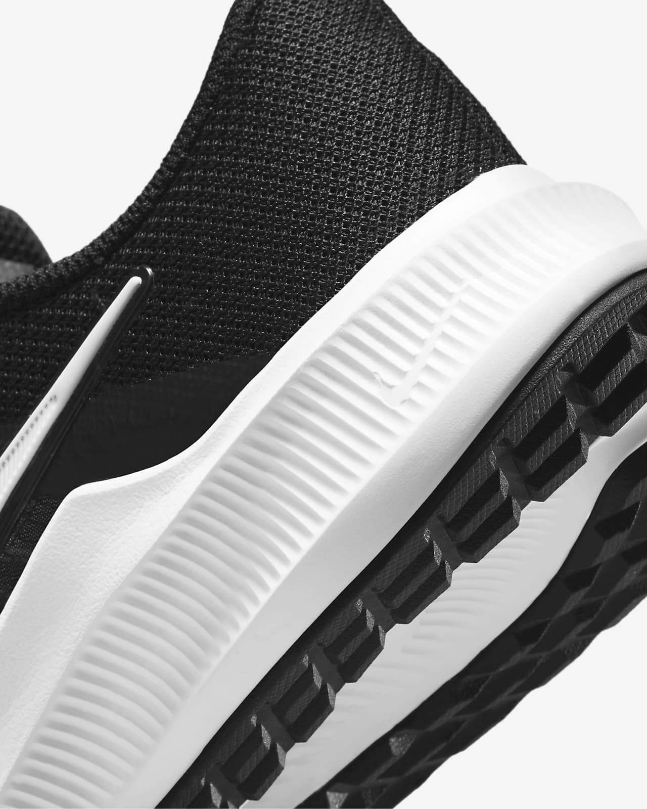 .Nike Youth Downshifter 11 - (CZ3949 001) - NC - R1L2