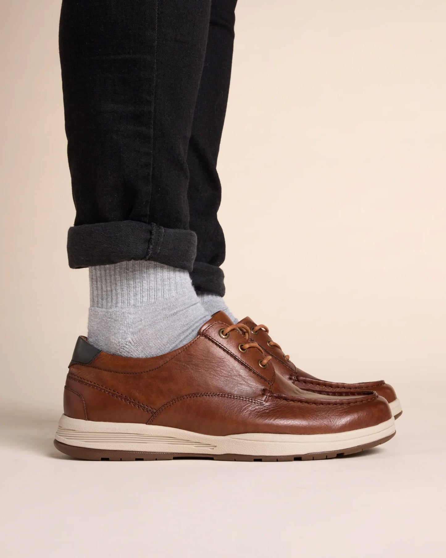 .Hush Puppies Experience Tan - YRB - R2L17