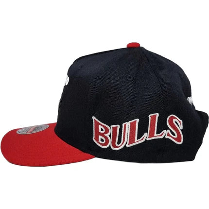 .MITCHELL & NESS NBA Chicago Bulls Interlocked Crown Snapback Cap - RED/BLACK - (MNCG22350) - MNB21