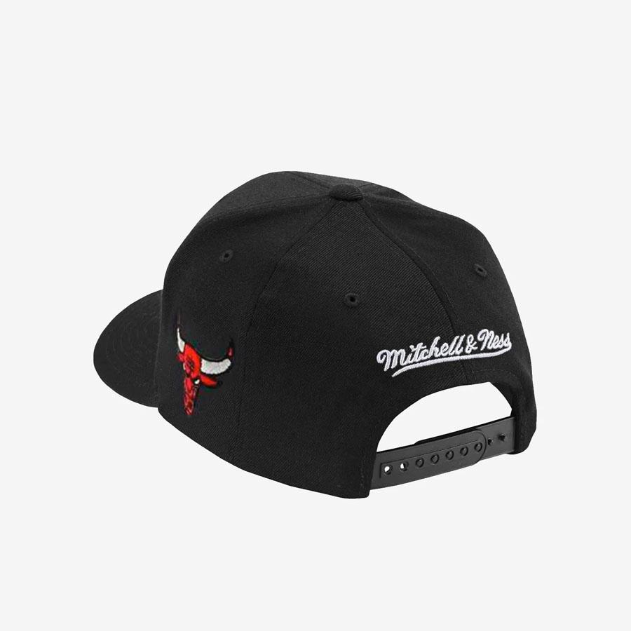 .Mitchell & Ness NBA Chicago Bulls Off Court Classic Snapback Cap - BLACK/RED - (MNCG3281) - MNB25