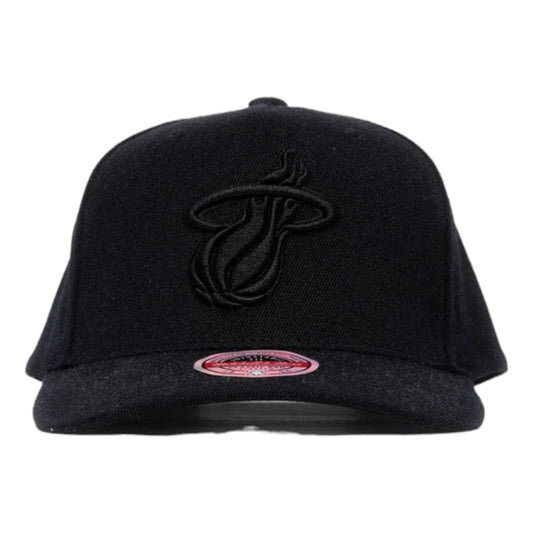 .MITCHELL & NESS HEAT TEAM LOGO - BLACK/BLACK - ( MNMH21199 ) - MNMH2