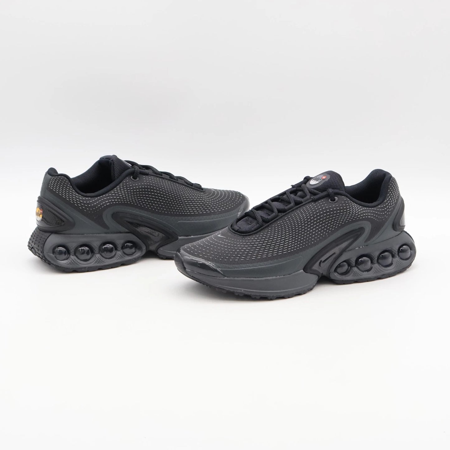 .Nike Air Max DN Black and Dark Smoke Grey - (DV3337-002) - L/P