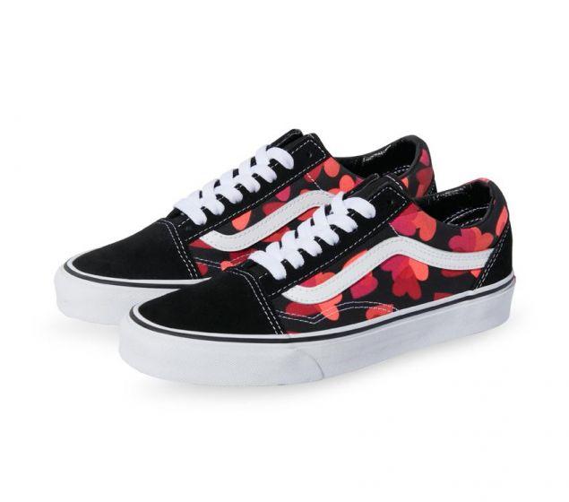 Black vans outlet pink hearts