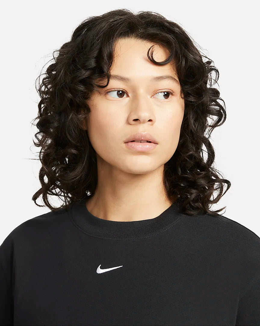 Nike Sportswear Essentials Womens T-Shirt - (DN5697 010) - TSW